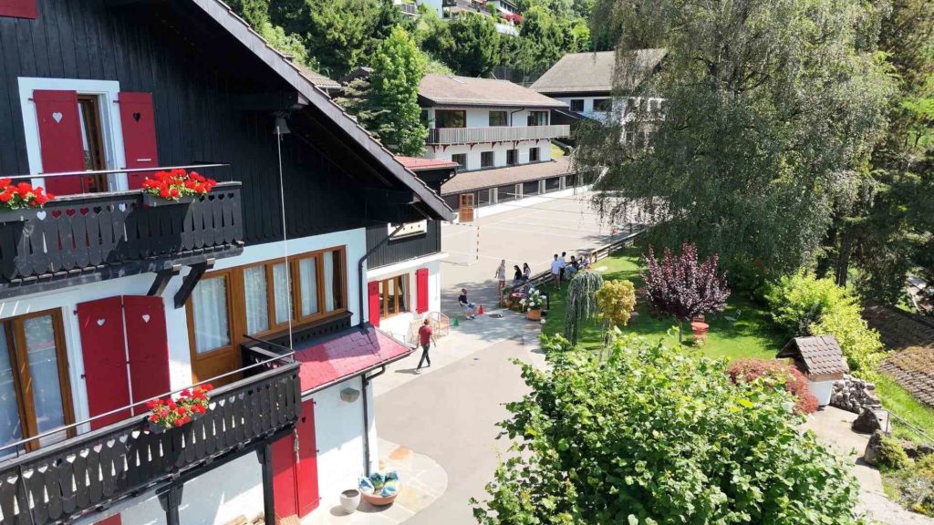 Chantemerle: a school in the spirit of Switzerland